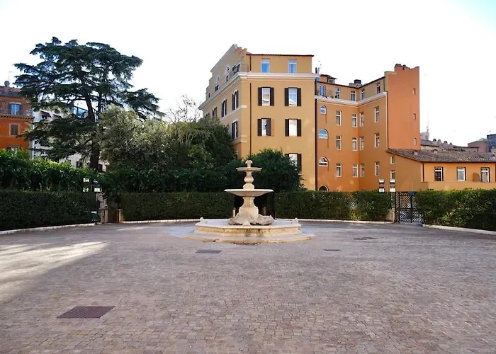 Panoramic Quirinal Penthouse דירה *